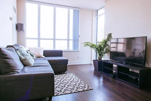 Jp Stays - Luxurious Condo Etobicoke Hotel